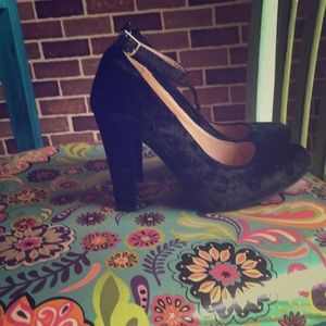 NWT Chunky-Heel Velvet Heels with Ankle Strap